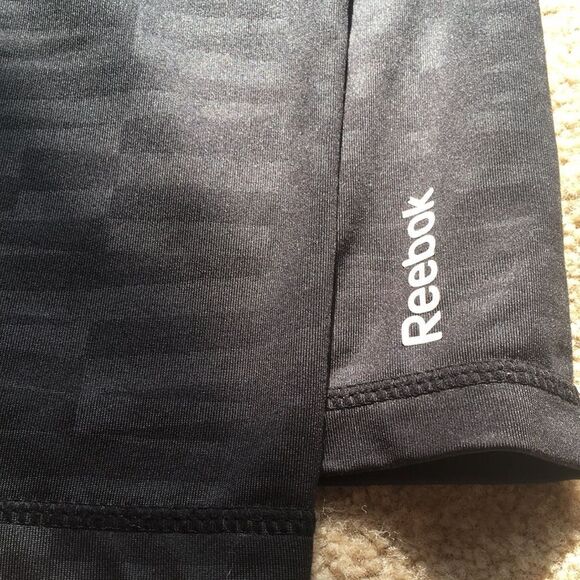 Reebok black Crop Leggings size large - Picture 2 of 4